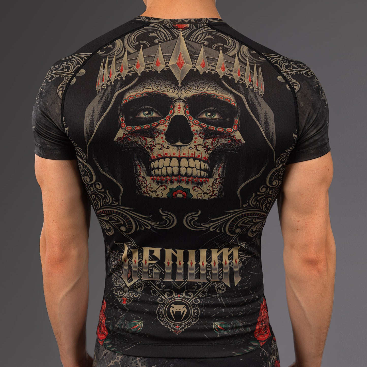 Venum Santa Muerte 5.0 Rashguard de Manga Corta para Hombre - Negro Profundo/Oro