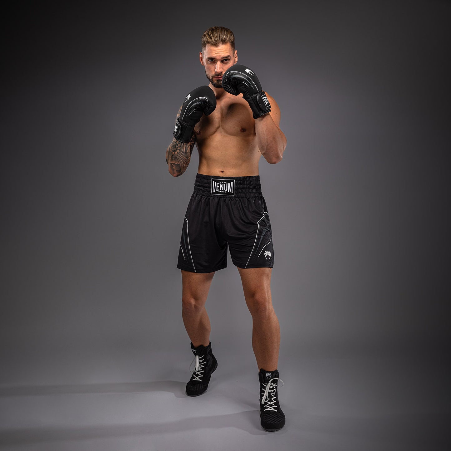 Venum Streamline Short de Boxeo – Negro/Blanco