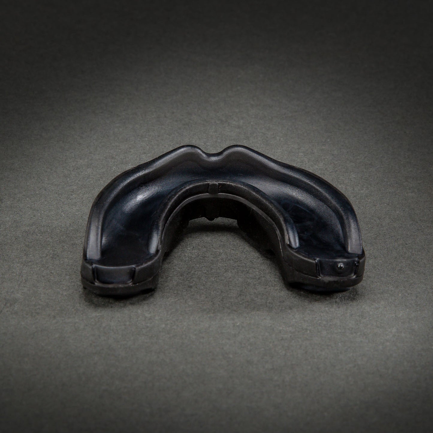 Venum Predator Protector Bucal – Negro/Negro/Rojo
