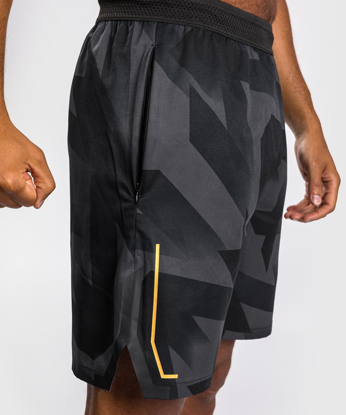 Shorts de entrenamiento Venum Razor - Negro/Oro