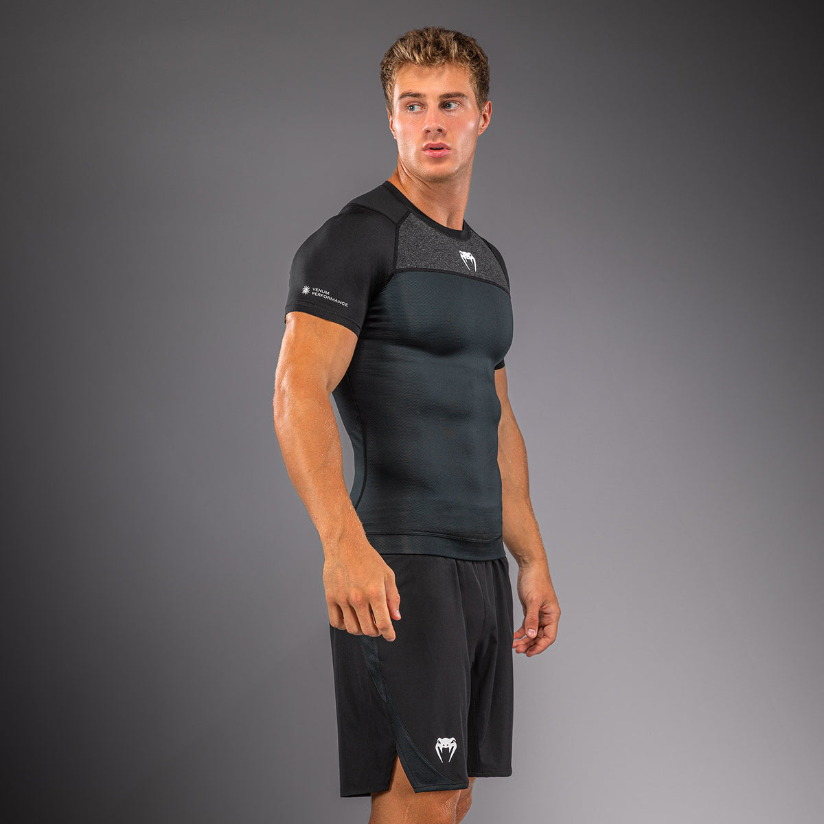 Venum G-Fit Scale Rashguard de manga corta - Negro
