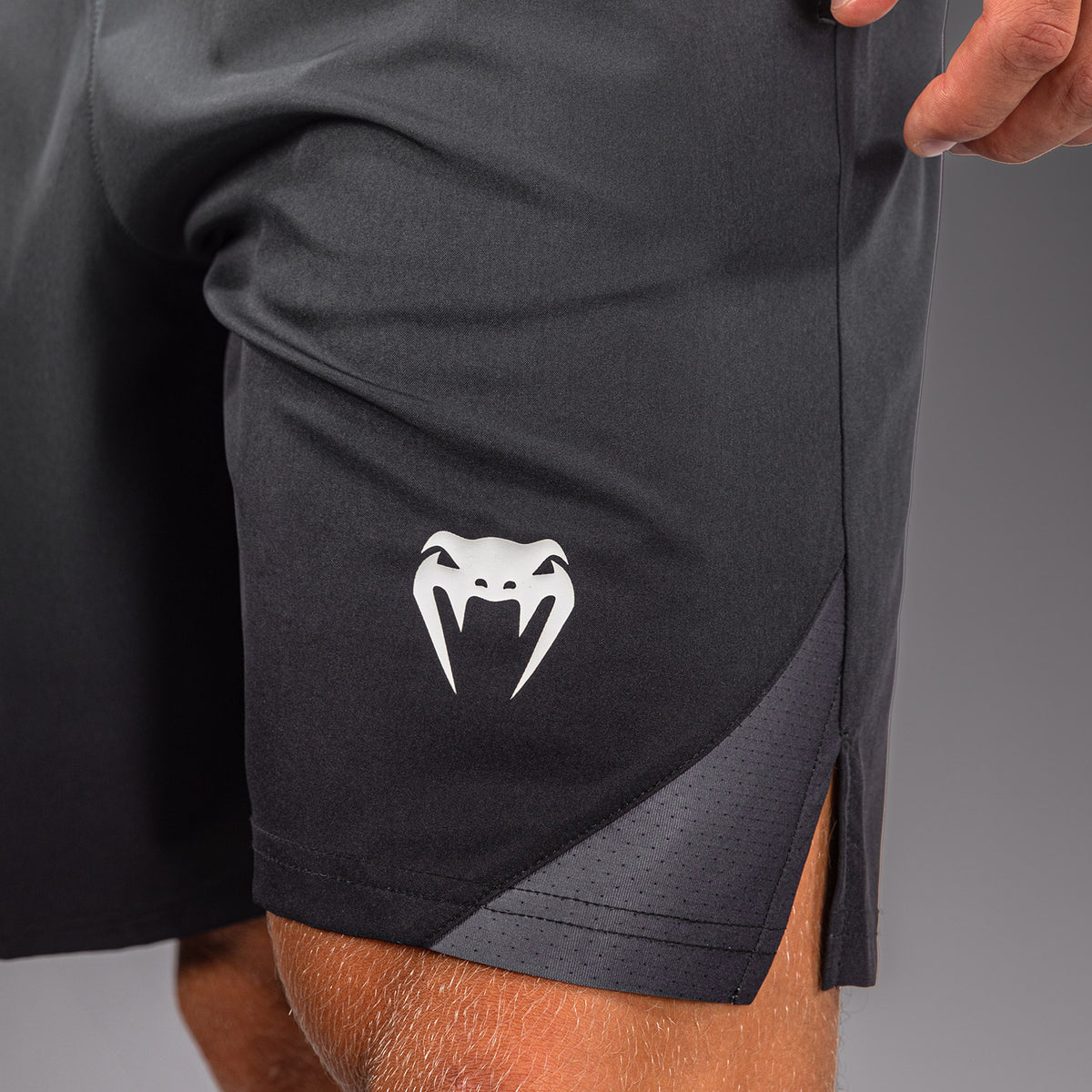 Venum Giant Shift Pantalón corto de entrenamiento - Negro/Gris