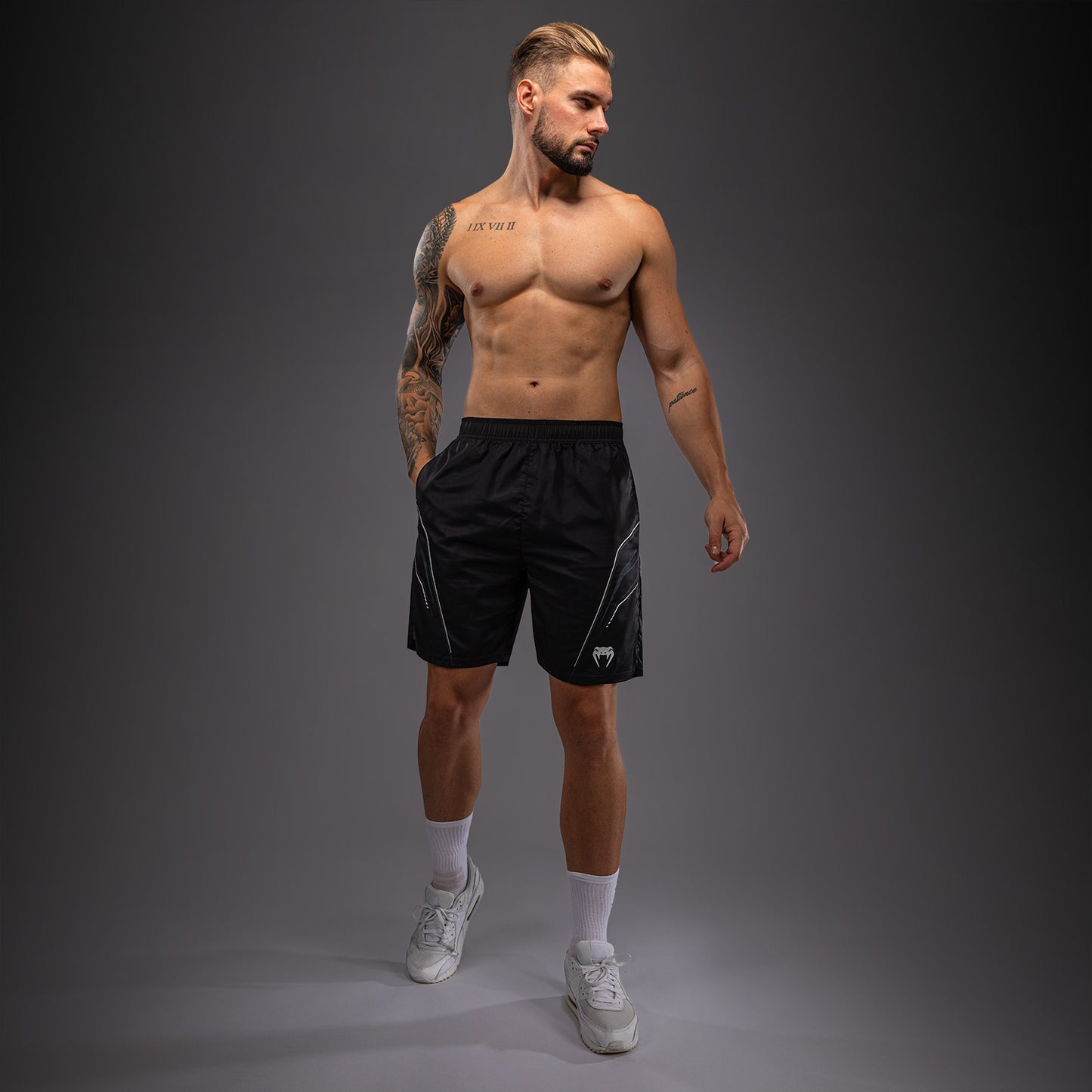 Venum Streamline Camiseta Dry Tech – Negro/Blanco