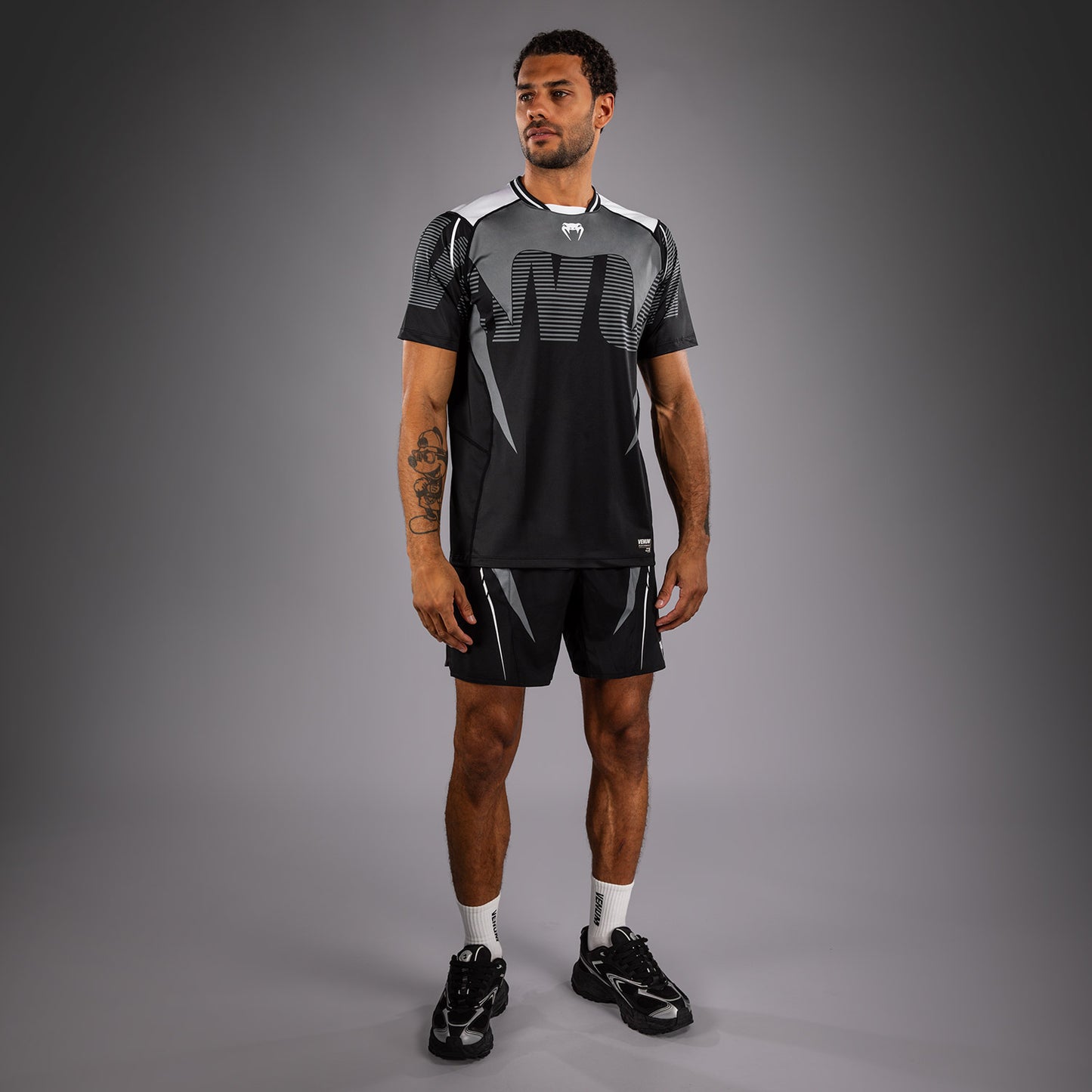Venum Adrenaline Camiseta Dry Tech – Negro/Gris Plata