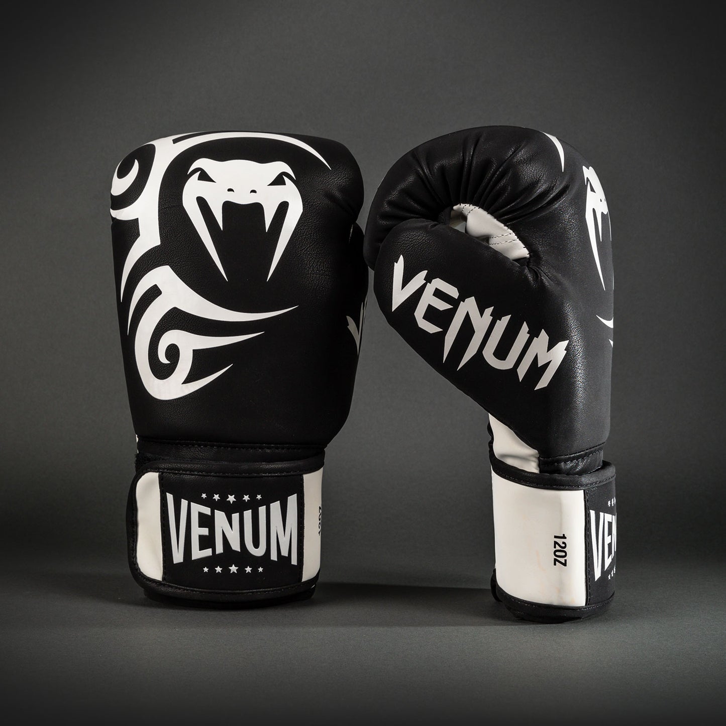 Venum Mike Tyson Replica Guantes de Boxeo - Negro Intenso/Blanco Óptico