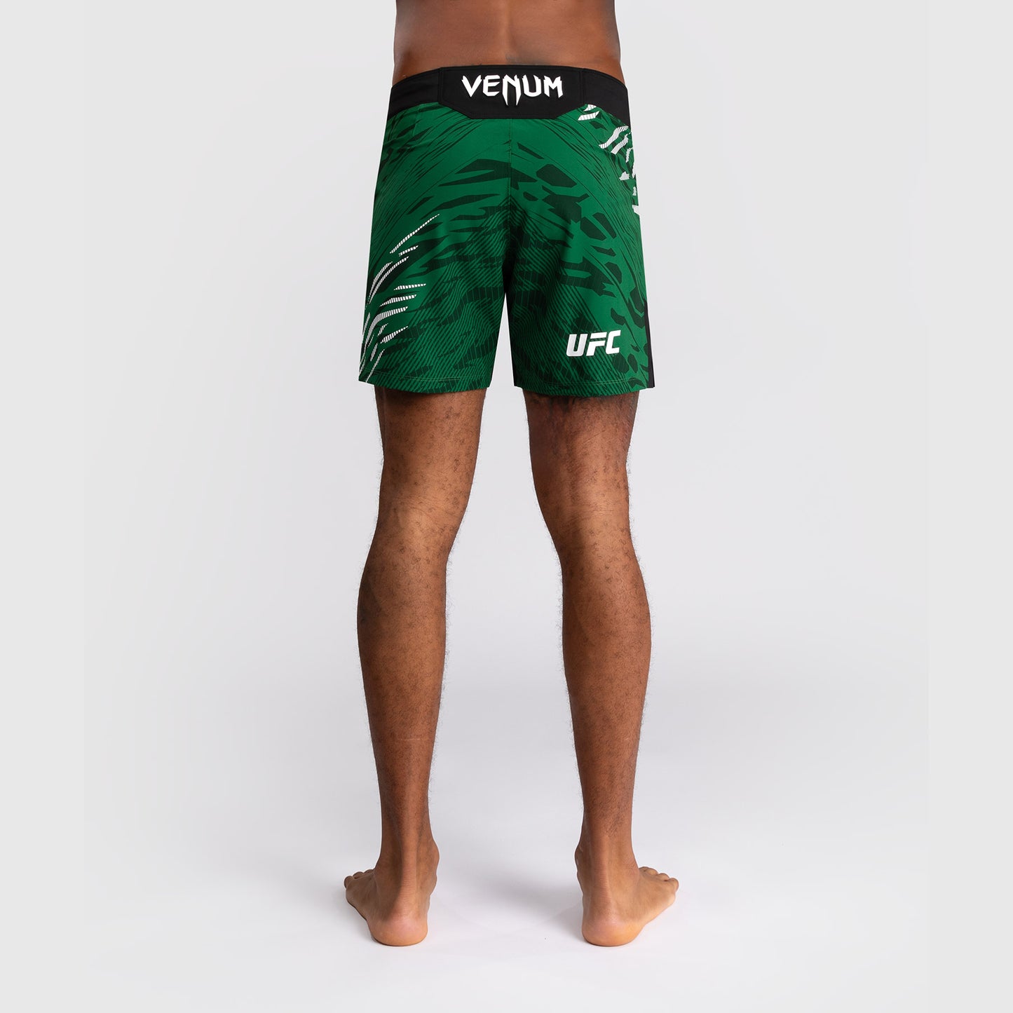 UFC Fusion by Venum Personalizados Authentic Fight Night Shorts de Lucha para Hombre - Ajuste Corto - Verde