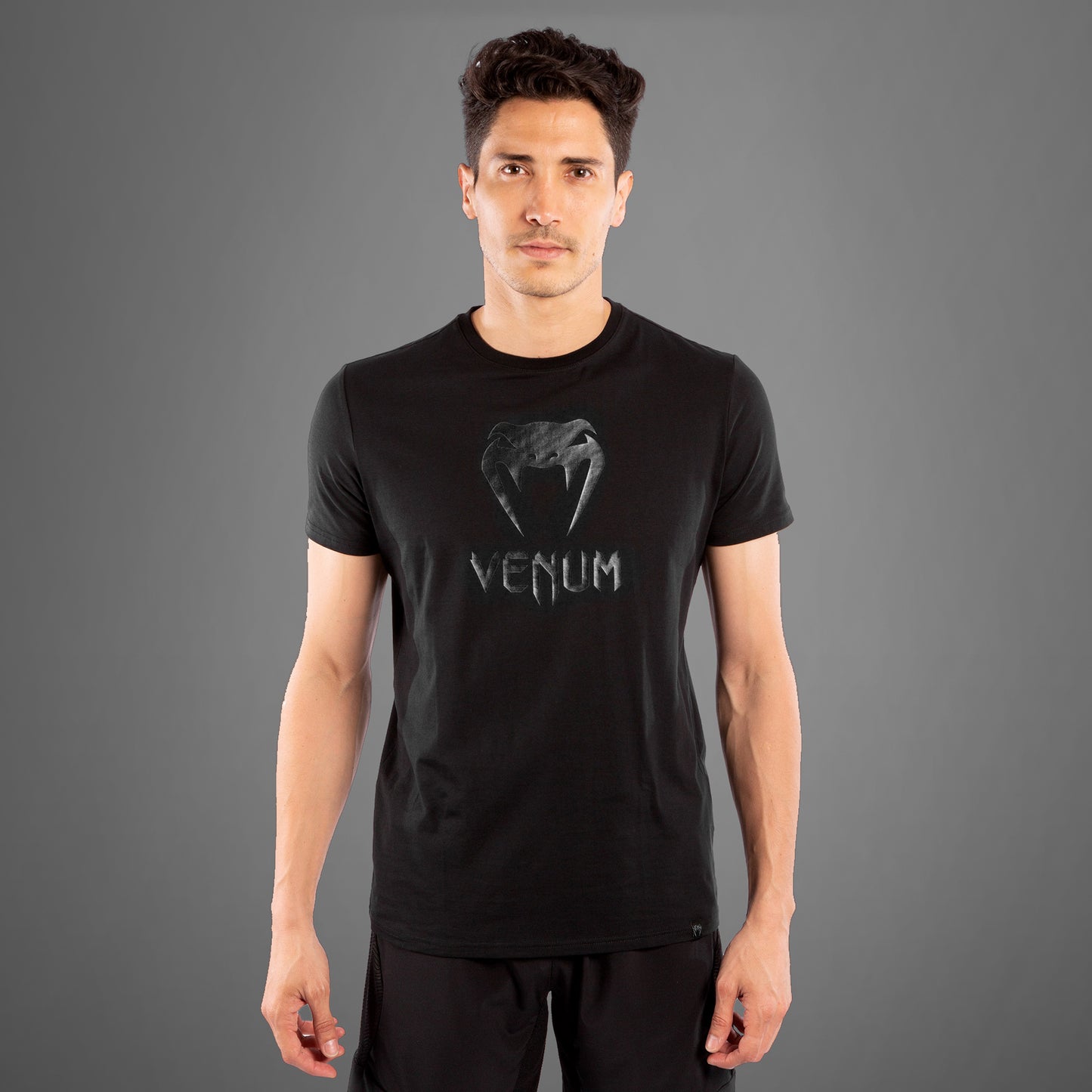 Camiseta Venum Classic – Negro/Negro