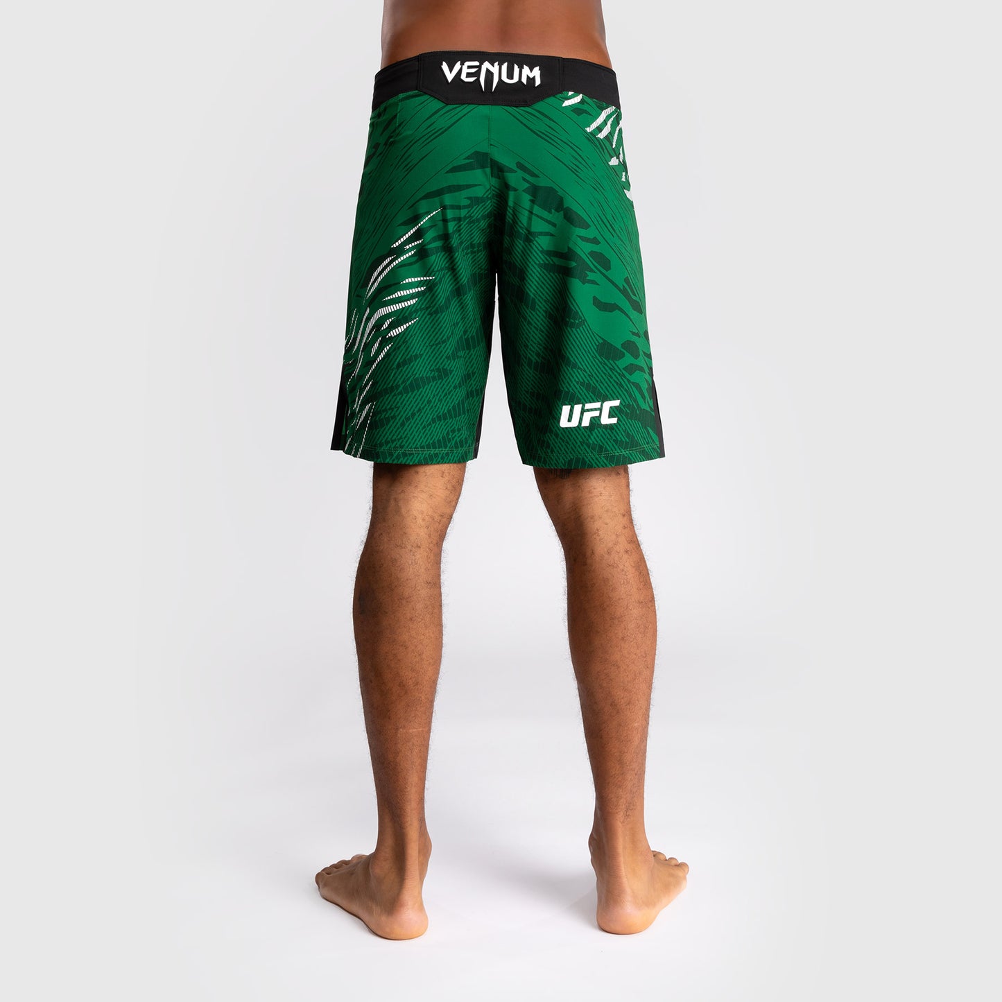 UFC Fusion by Venum Personalizados Authentic Fight Night Shorts de Lucha para Hombre - Ajuste Largo - Verde