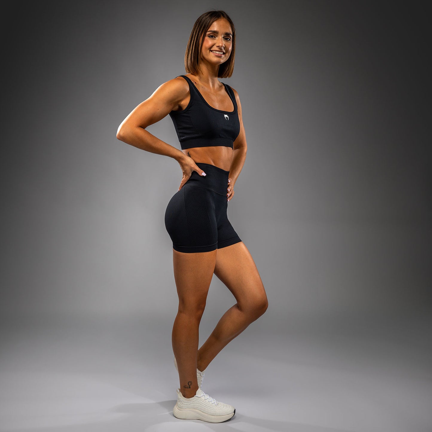 Venum Sculpt Shorts Vale Tudo – Negro/Blanco