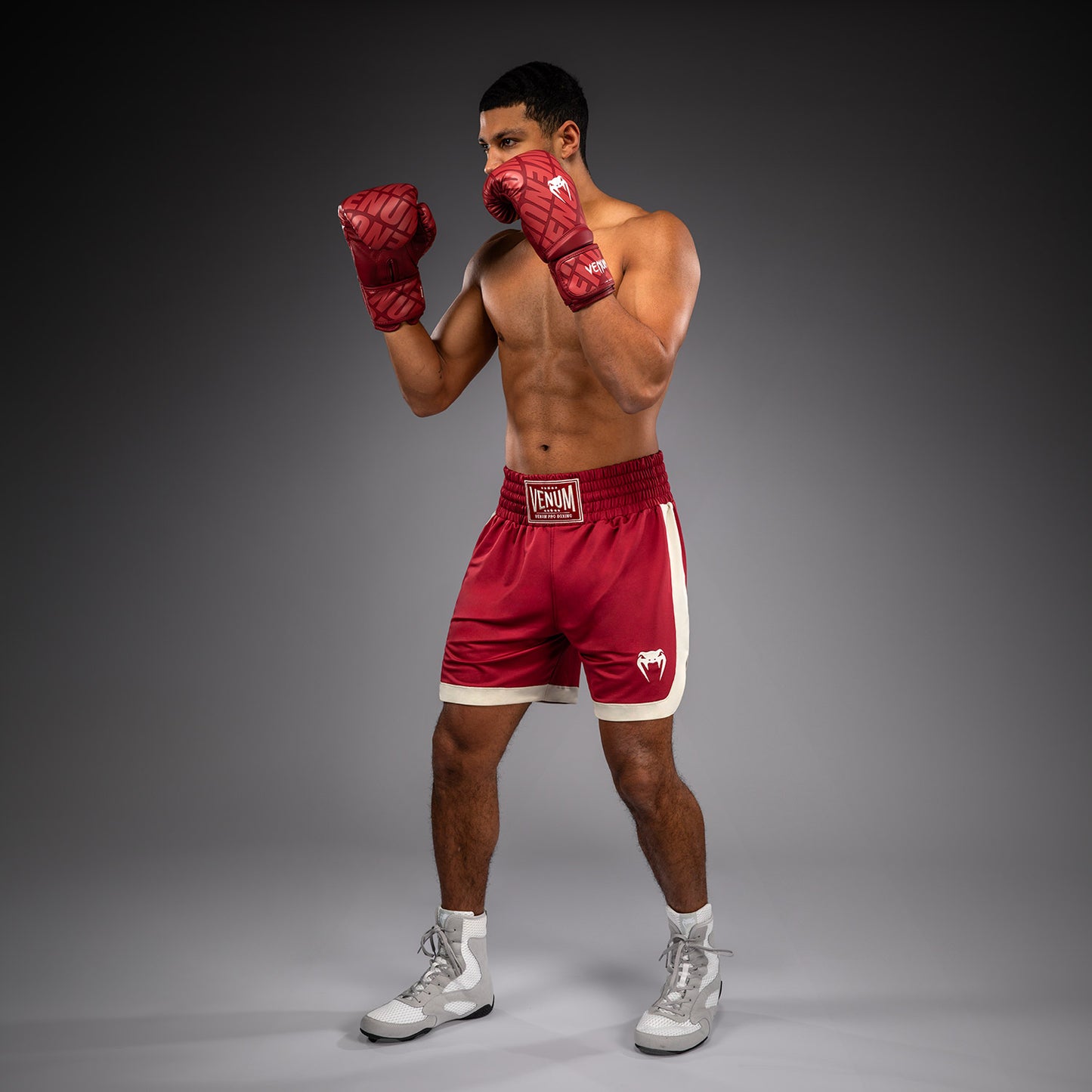 Venum Classic Short de Boxeo – Rojo Rubí/Marfil