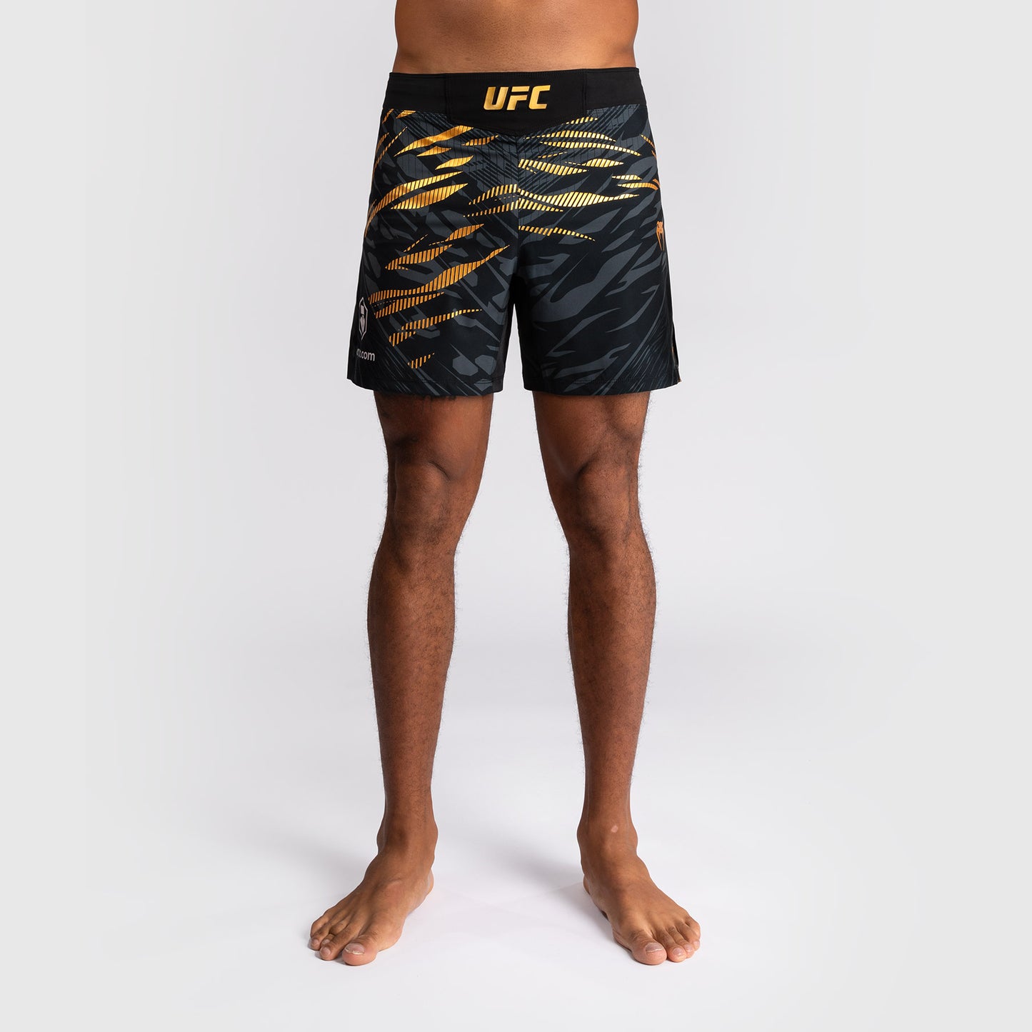 UFC Fusion by Venum Personalizados Authentic Fight Night Shorts de Lucha para Hombre - Ajuste Corto - Campeón