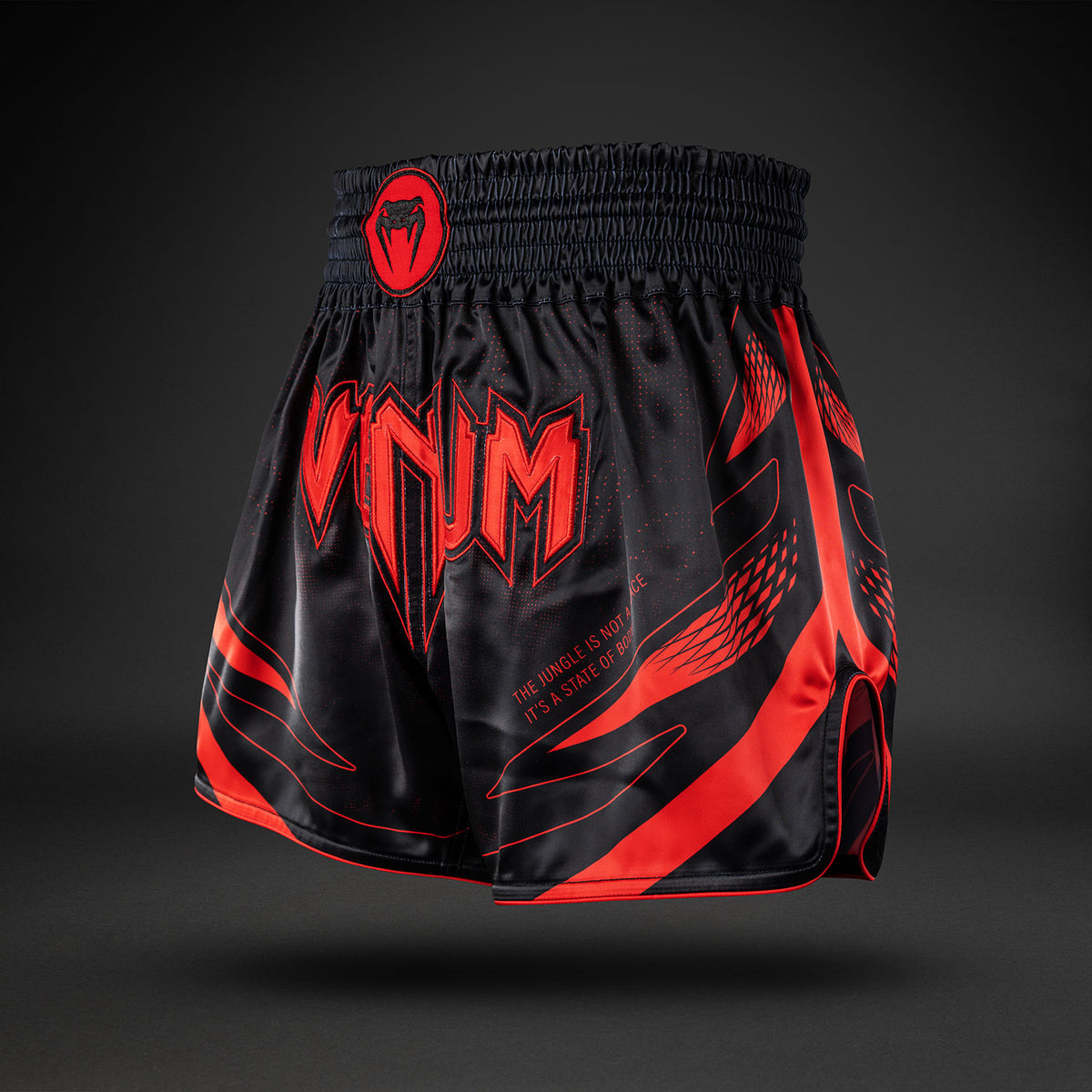 Venum Amazonia Reborn Pantalón corto de Muay Thai - Negro/Rojo