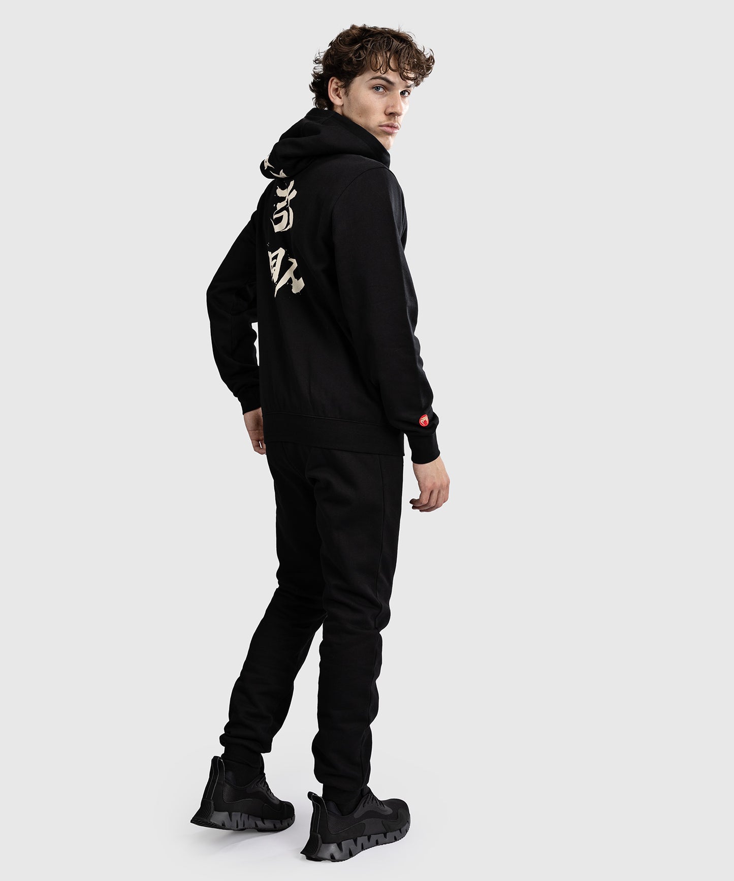 Venum x Assassin’s Creed Shadows Sudadera con capucha - Negra