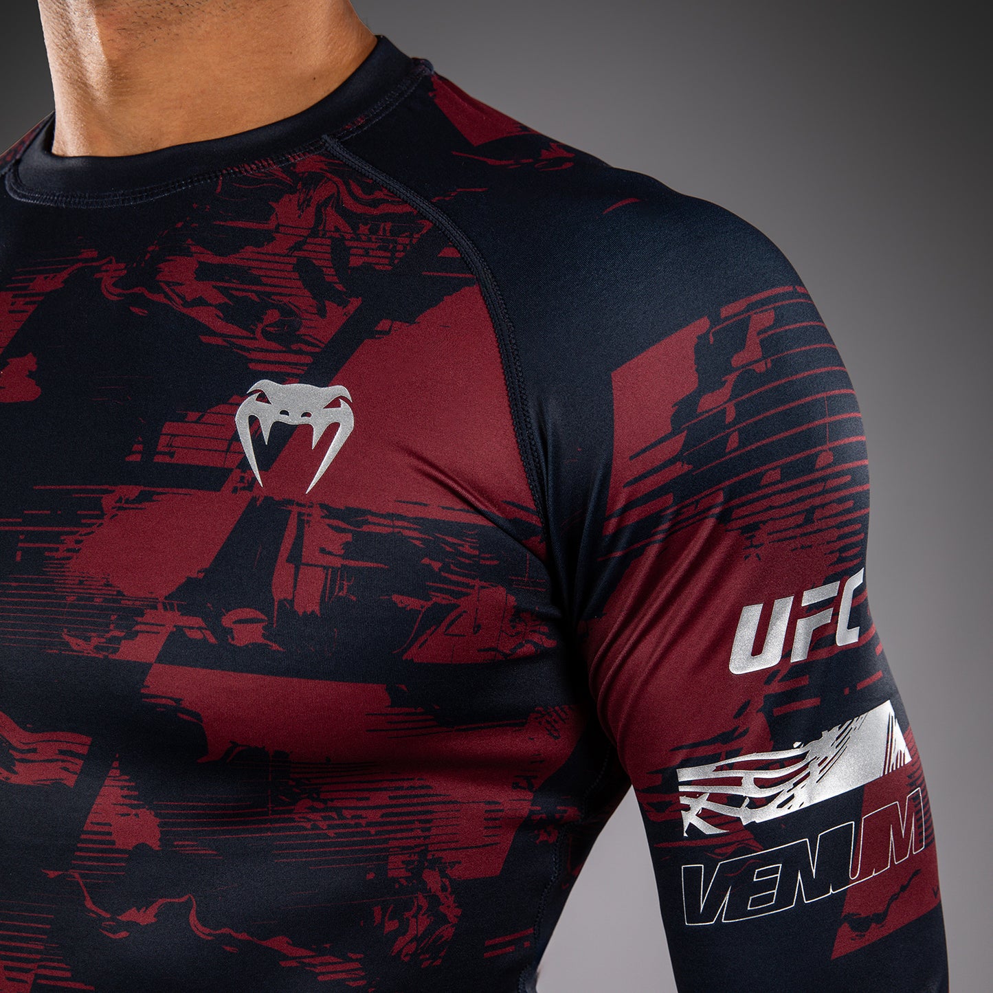 UFC Zenith by Venum Authentic Fight Week Rashguard de manga larga Performance Hombre - Azul marino/Burdeos/Plateado