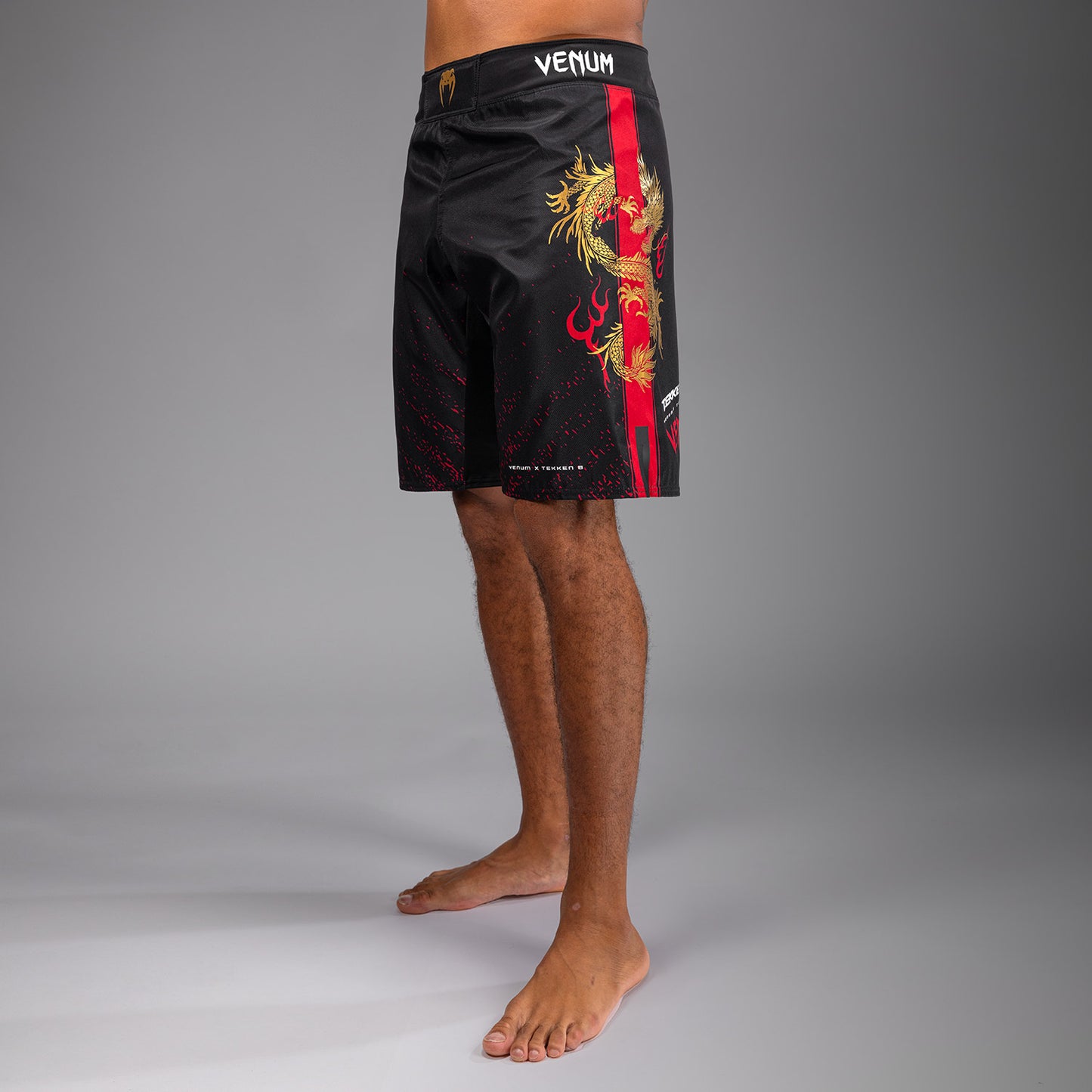 Venum x TEKKEN 8 - Marshall Law Pantalones de Lucha - Negro/Rojo/Dorado
