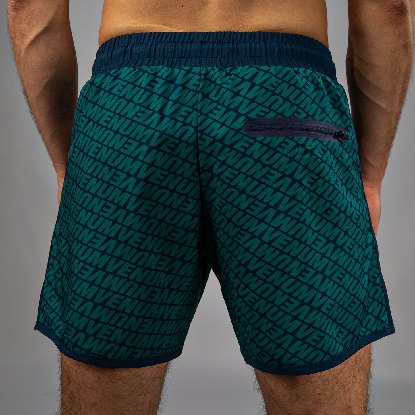 Venum Echo Board Shorts - Azul Profundo/Verde Esmeralda
