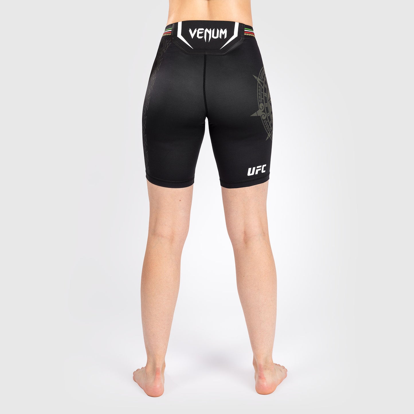 Noche UFC by Venum Authentic Fight Night Shorts Vale Tudo para Mujer - Corte Largo - Negro
