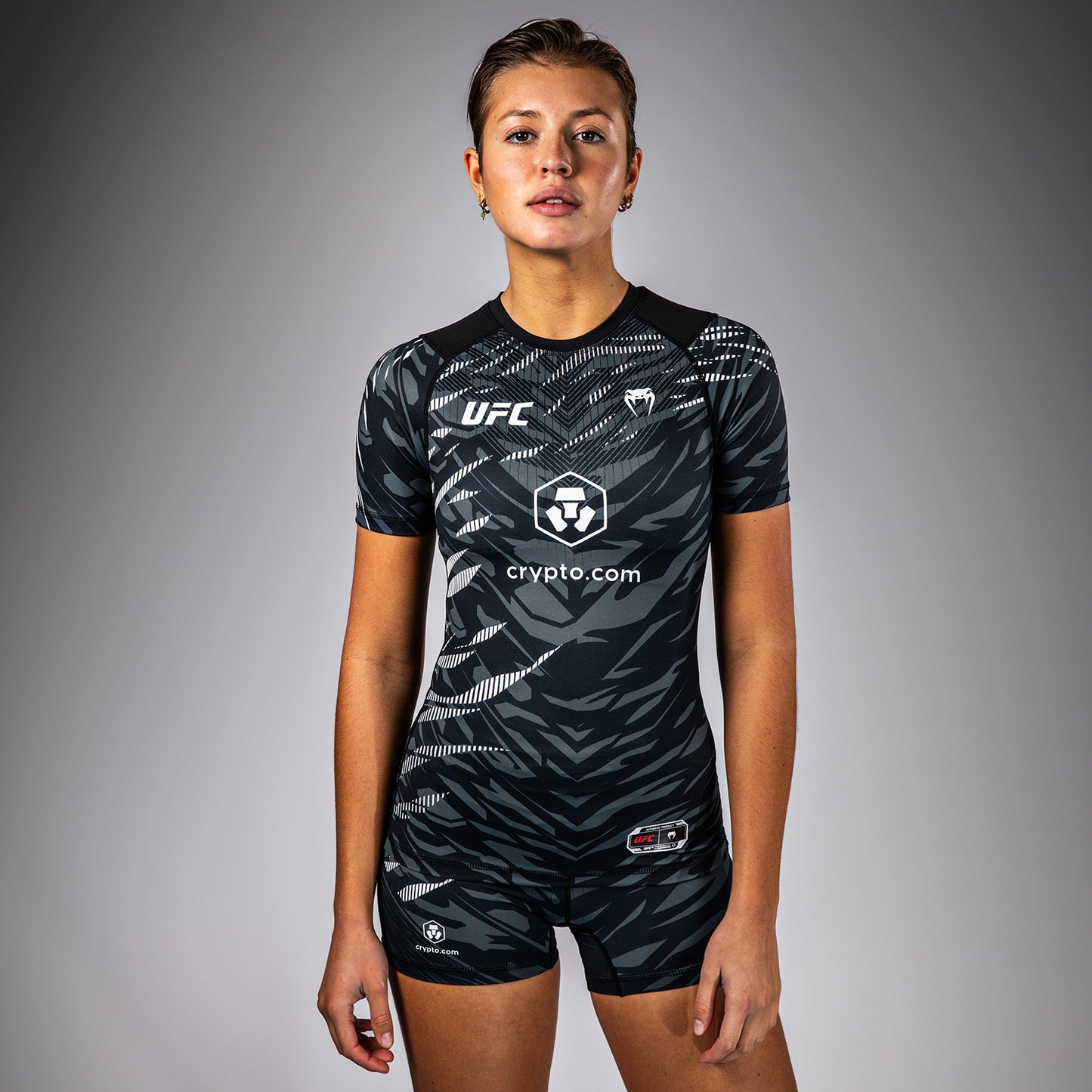 UFC Fusion by Venum Authentic Fight Night Rashguard de Manga Corta de Rendimiento para Mujer - Negro