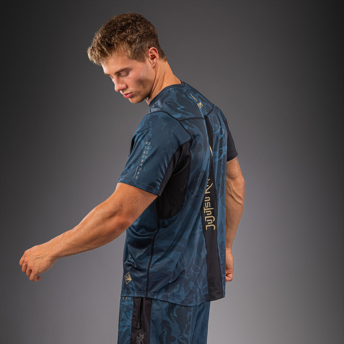 Jujutsu Kaisen x Venum Fushiguro Camiseta Dry-Tech – Azul Océano