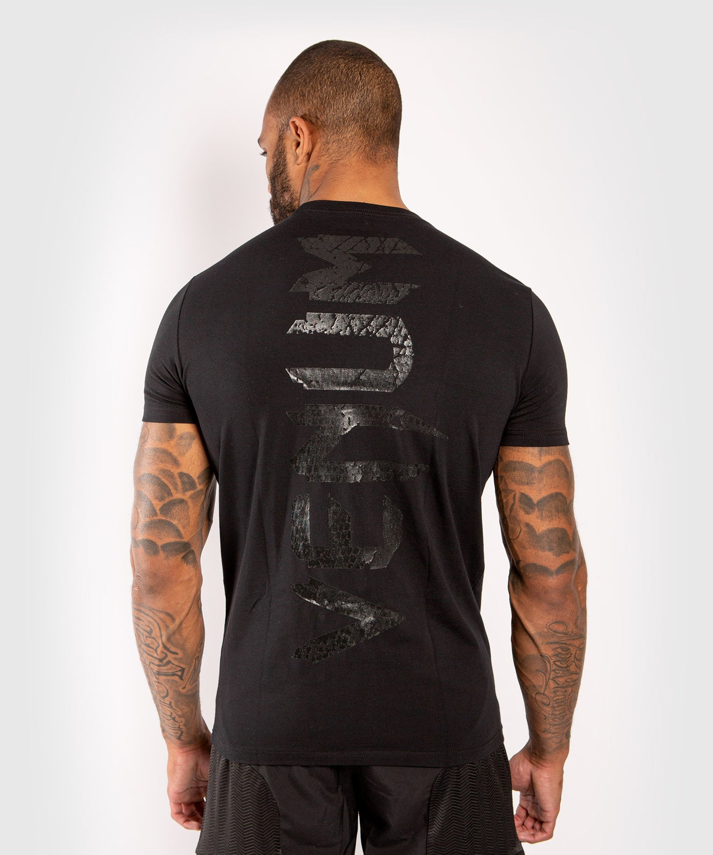 Camiseta Venum Giant - Negro