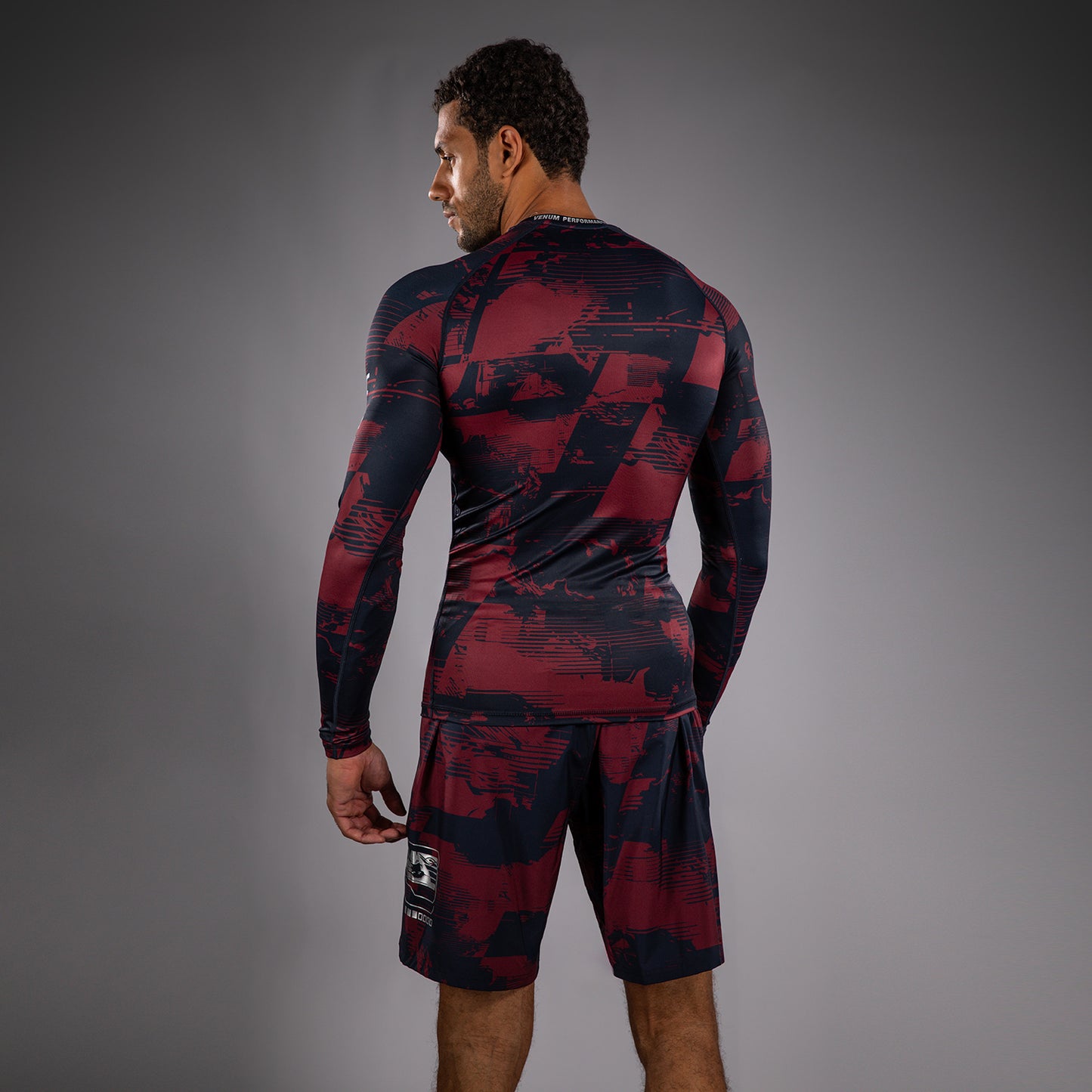 UFC Zenith by Venum Authentic Fight Week Rashguard de manga larga Performance Hombre - Azul marino/Burdeos/Plateado