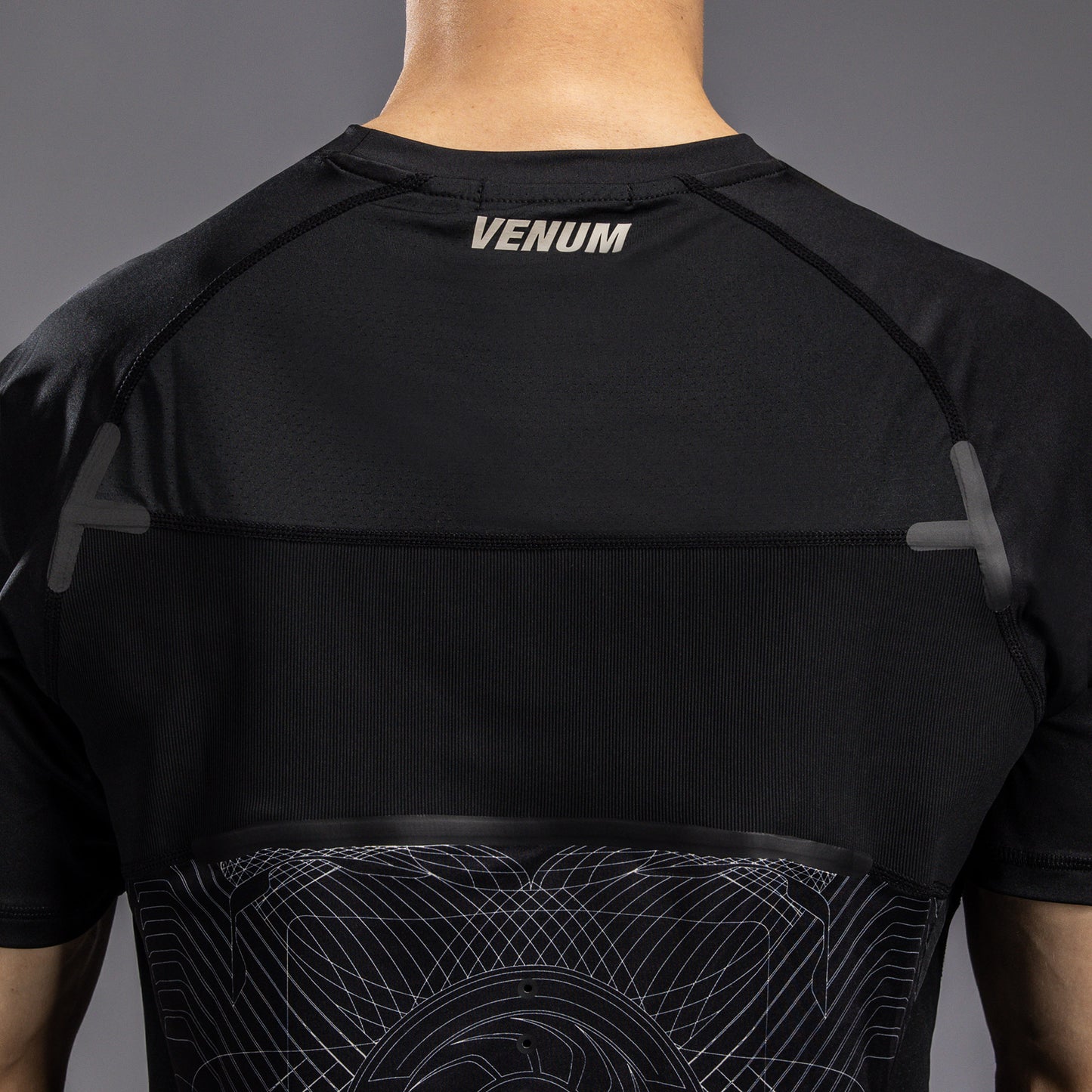 Venum G-Fit Air Camiseta Dry-Tech para Hombre - Negro Profundo/Arena del desierto
