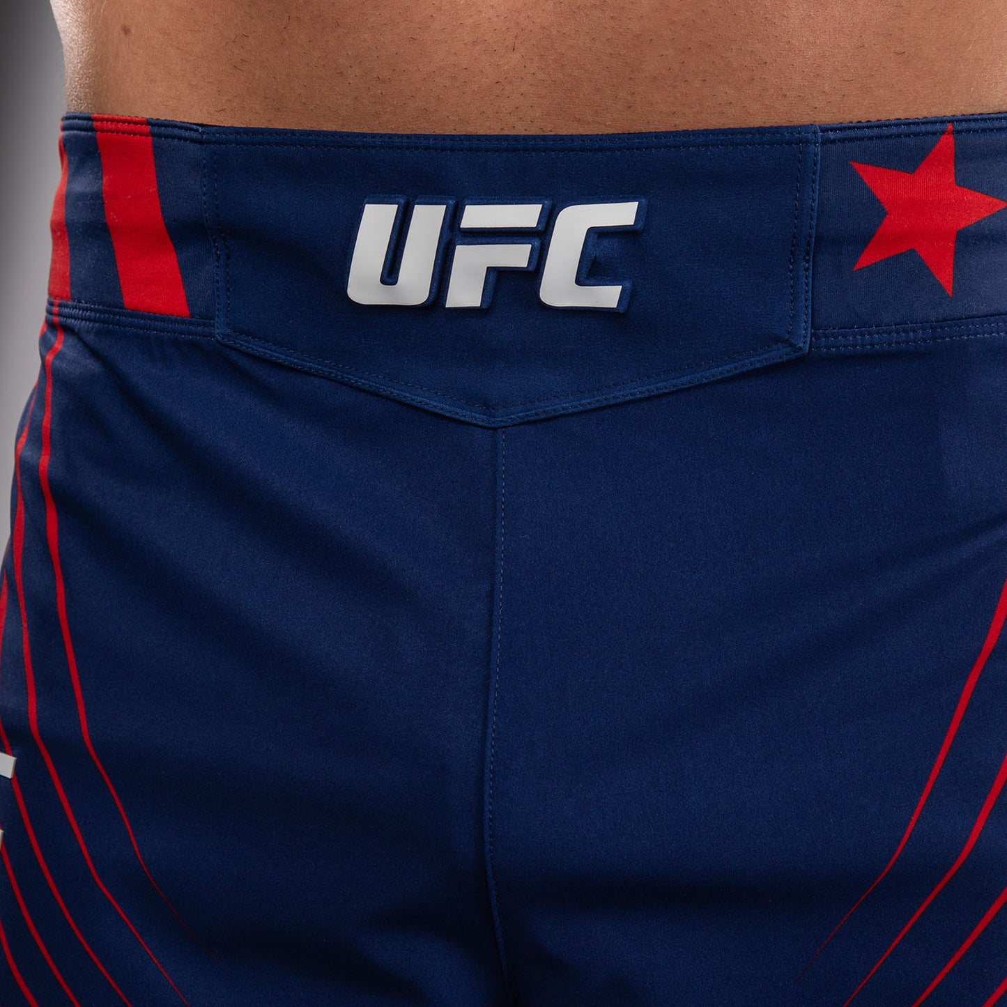 Official UFC Freedom 250 by Venum Authentic Fight Night Fight Shorts de ajuste corto para hombre - Azul