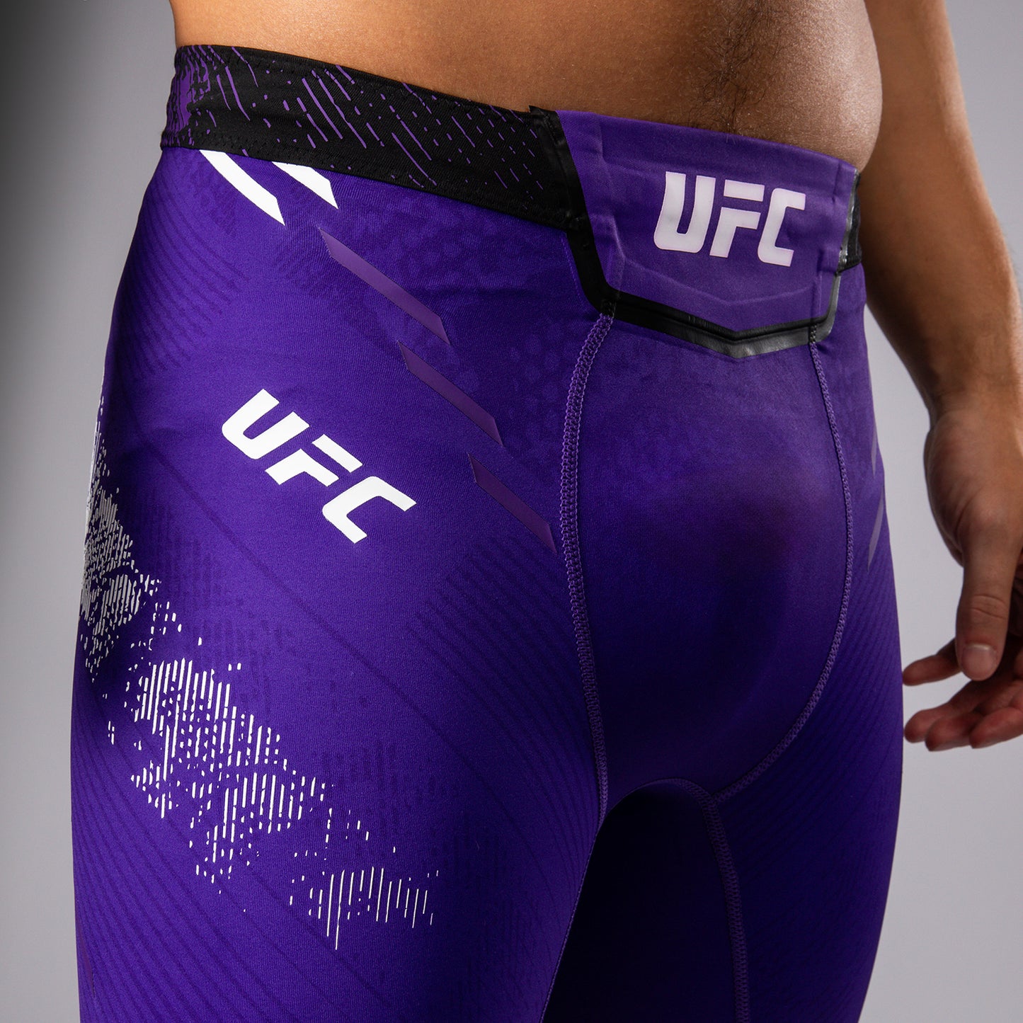 UFC Adrenaline by Venum Authentic Fight Night Vale Tudo Shorts para Hombre - Morado