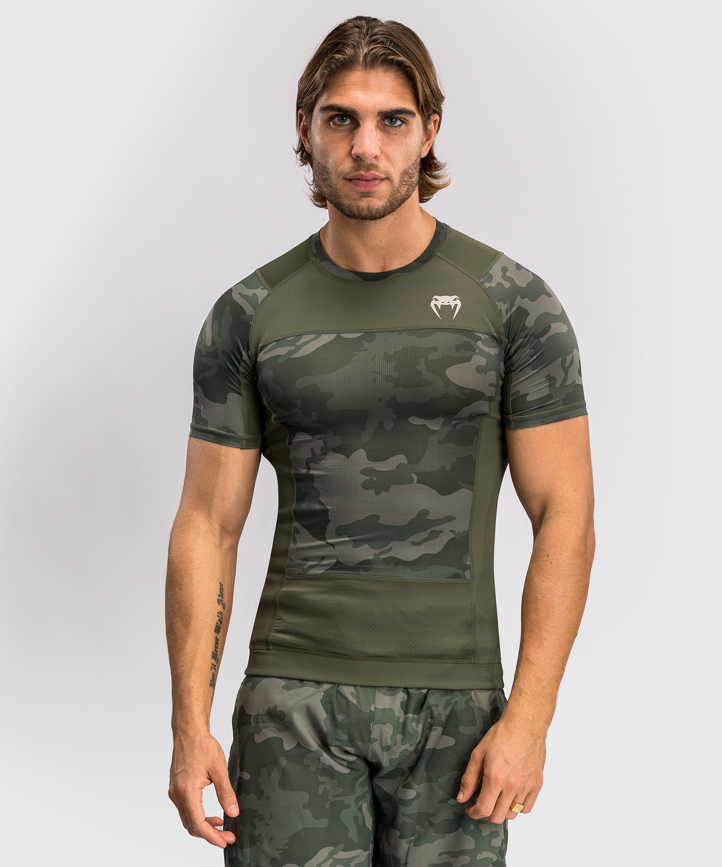 Venum G-Fit Air Rashguard de Manga Corta para Hombre - Camuflaje del Ejército