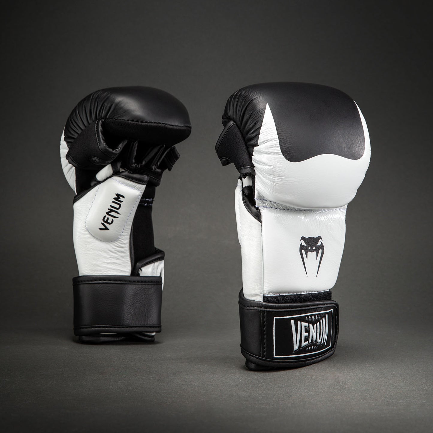 Venum Attack 2.0 Guantes de Sparring de Piel – Negro/Blanco