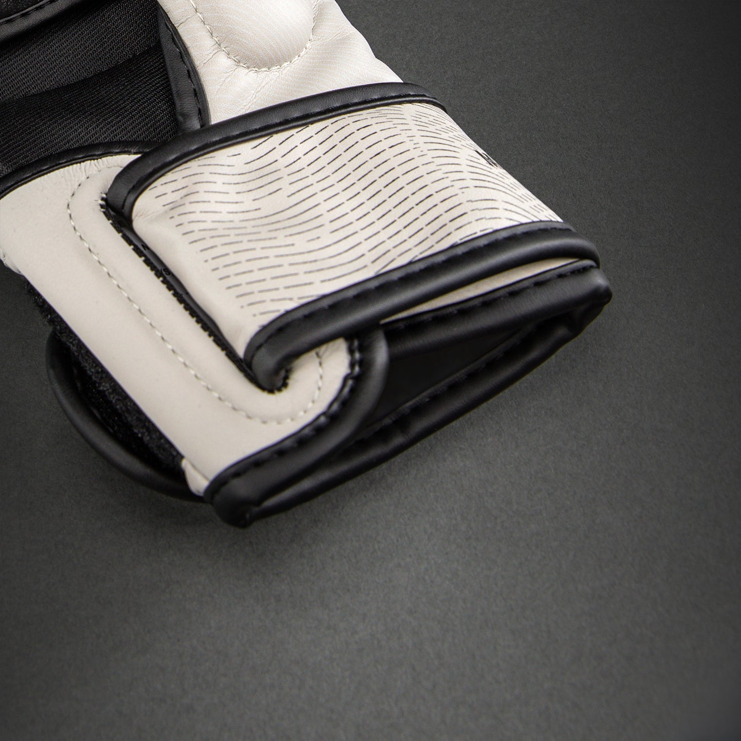 Venum Galactic 3.0 Guantes de sparring - Blanco roto/Negro