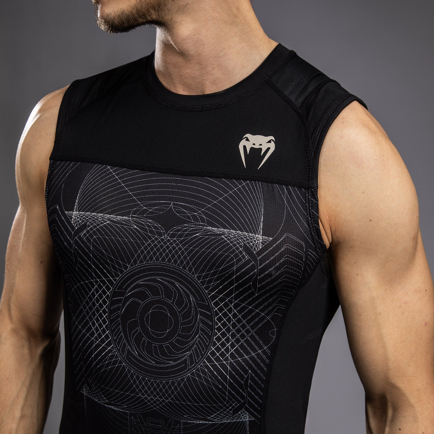 Venum G-Fit Air Rashguard sin Mangas para Hombre - Negro Profundo/Arena del desierto
