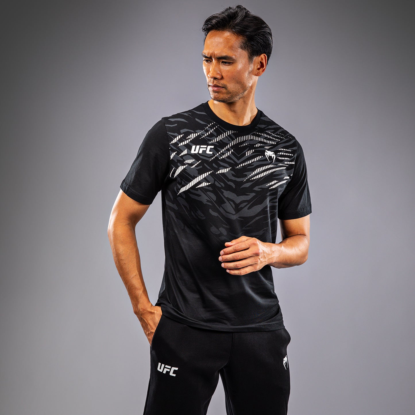 UFC Fusion by Venum Replica Camiseta de Manga Corta para Hombre - Negro