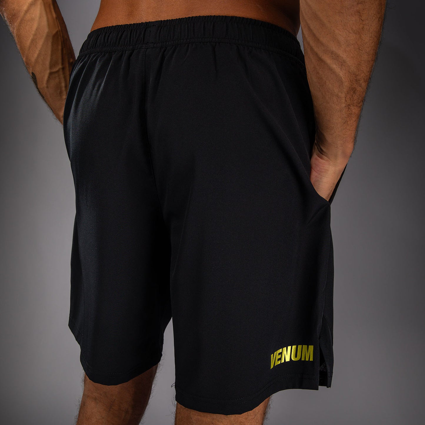 Venum Contender Shorts de entrenamiento - Negro/Dorado