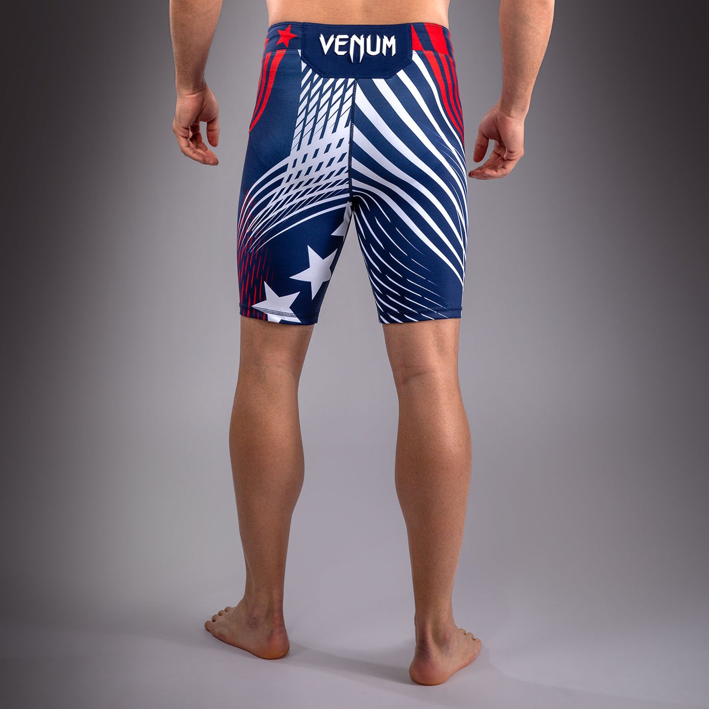 Official UFC Freedom 250 by Venum Authentic Fight Night Vale Tudo Shorts para hombre - Azul