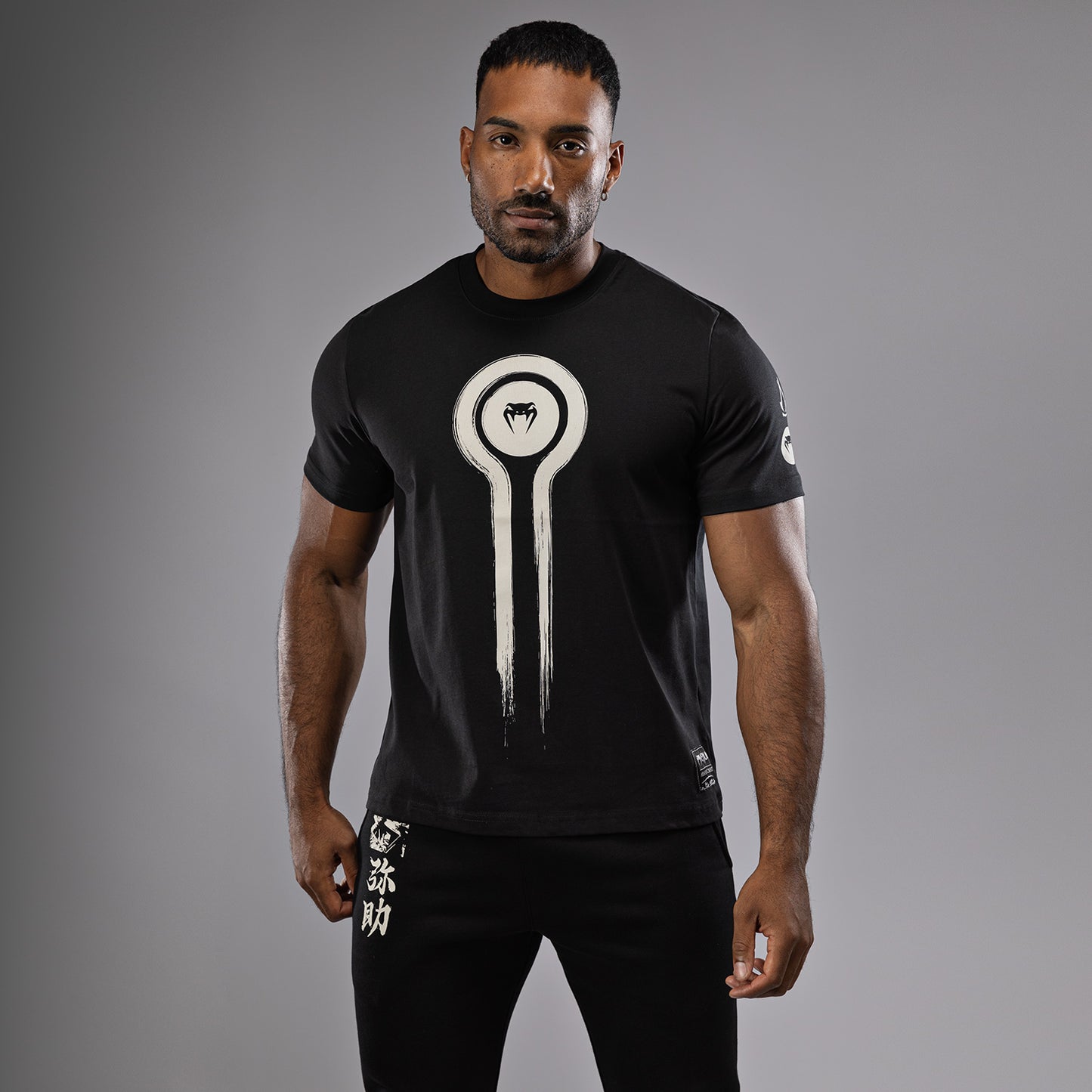 Venum x Assassin’s Creed Shadows Camiseta - Negra