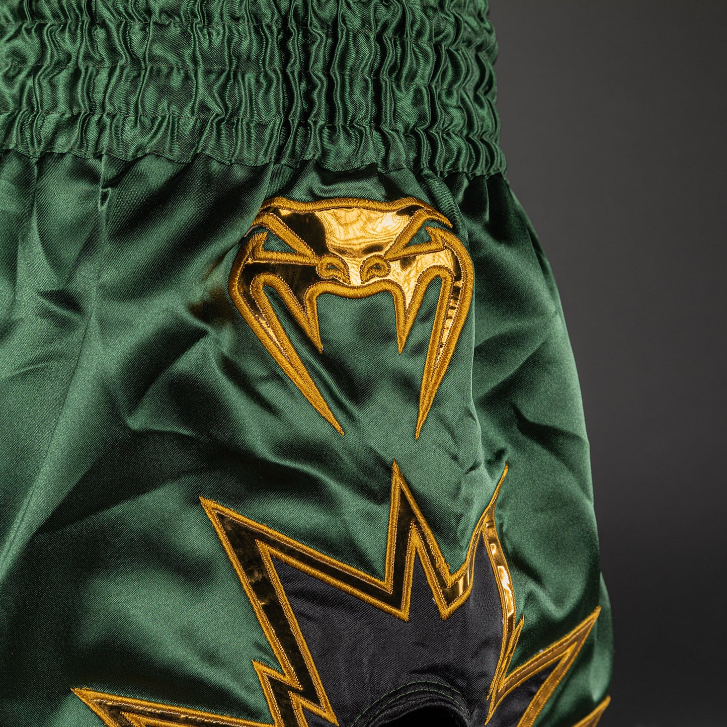 Venum Inferno 2.0 Pantalones Cortos de Muay Thai - Negro/Caqui