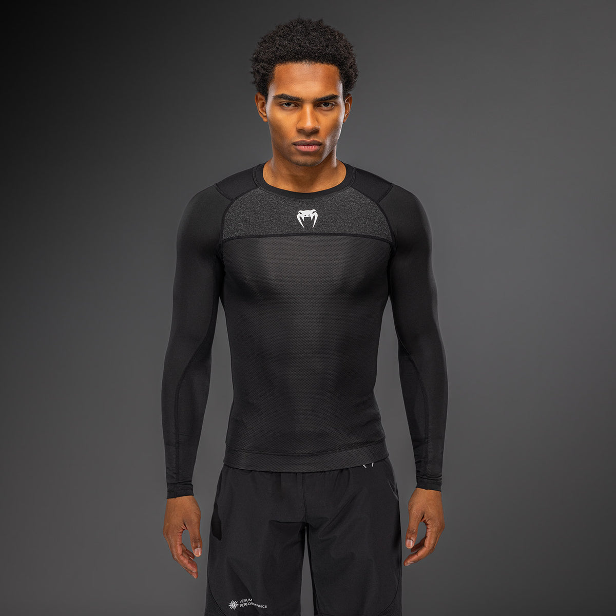Venum G-Fit Scale Rashguard de manga larga - Negro