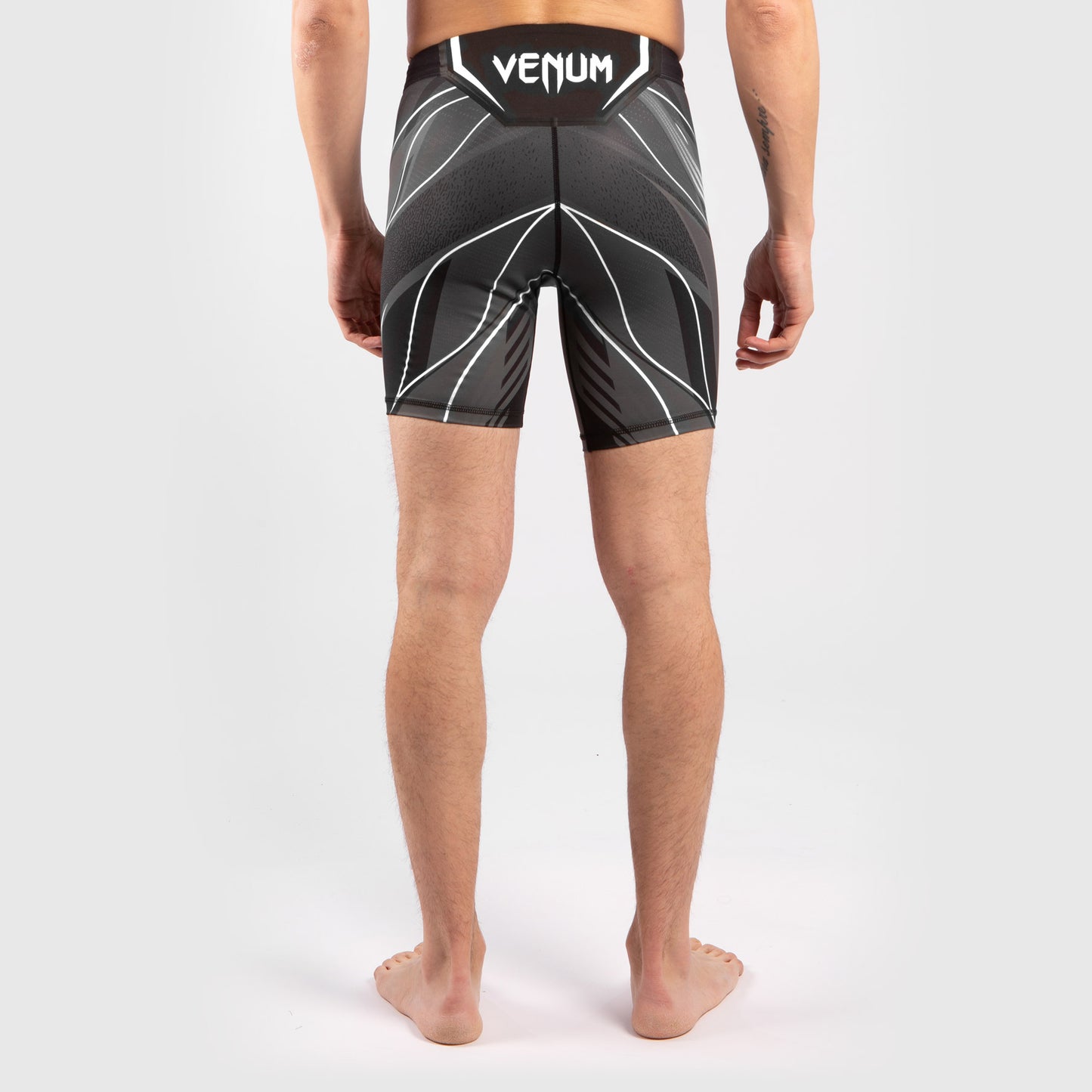 Venum UFC Authentic Fight Night Short de Compresión para Hombre – Negro