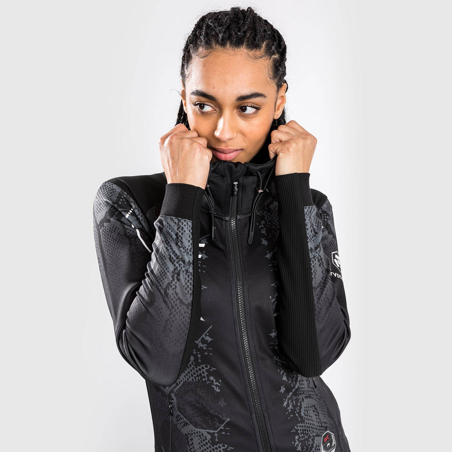 UFC Adrenaline by Venum Authentic Fight Night Sudadera con capucha Walkout para Mujer - Negra