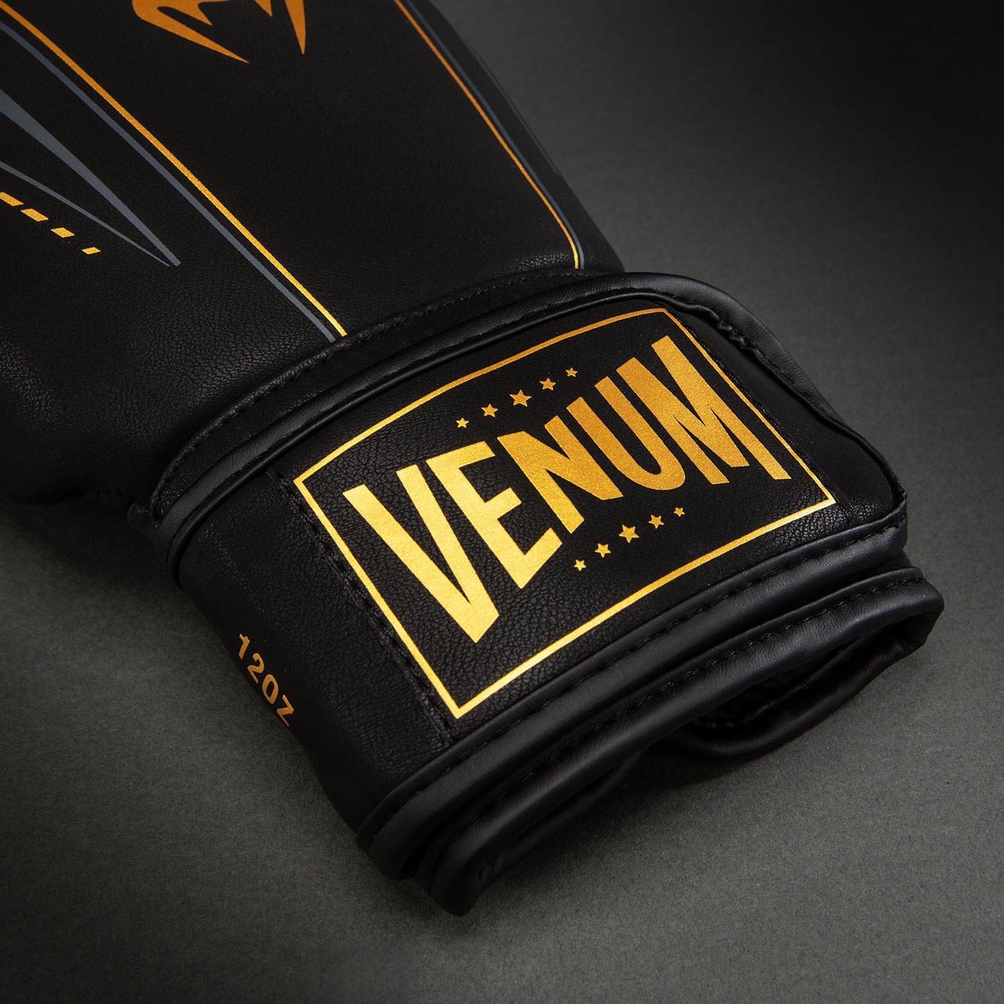 Venum Streamline Guantes de Boxeo – Negro/Oro