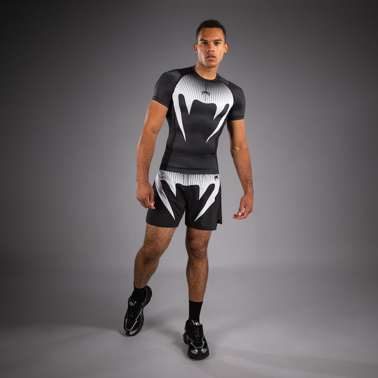 Venum No Gi Rashguards - Negro/Blanco