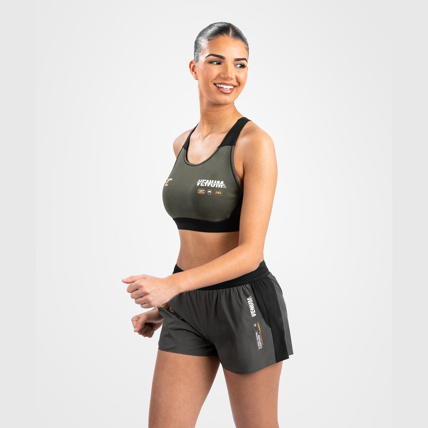 UFC Adrenaline by Venum Fight Week Short Performance para Mujer - Caqui