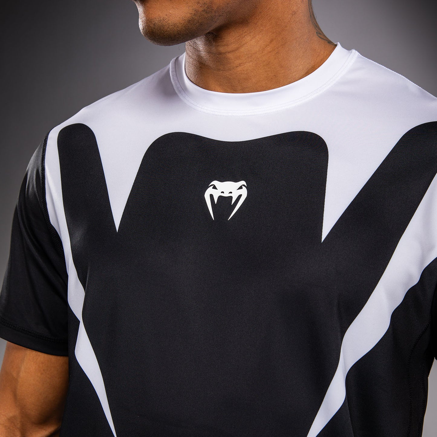 Venum Attack 90 Camiseta Dry Tech – Blanco/Negro