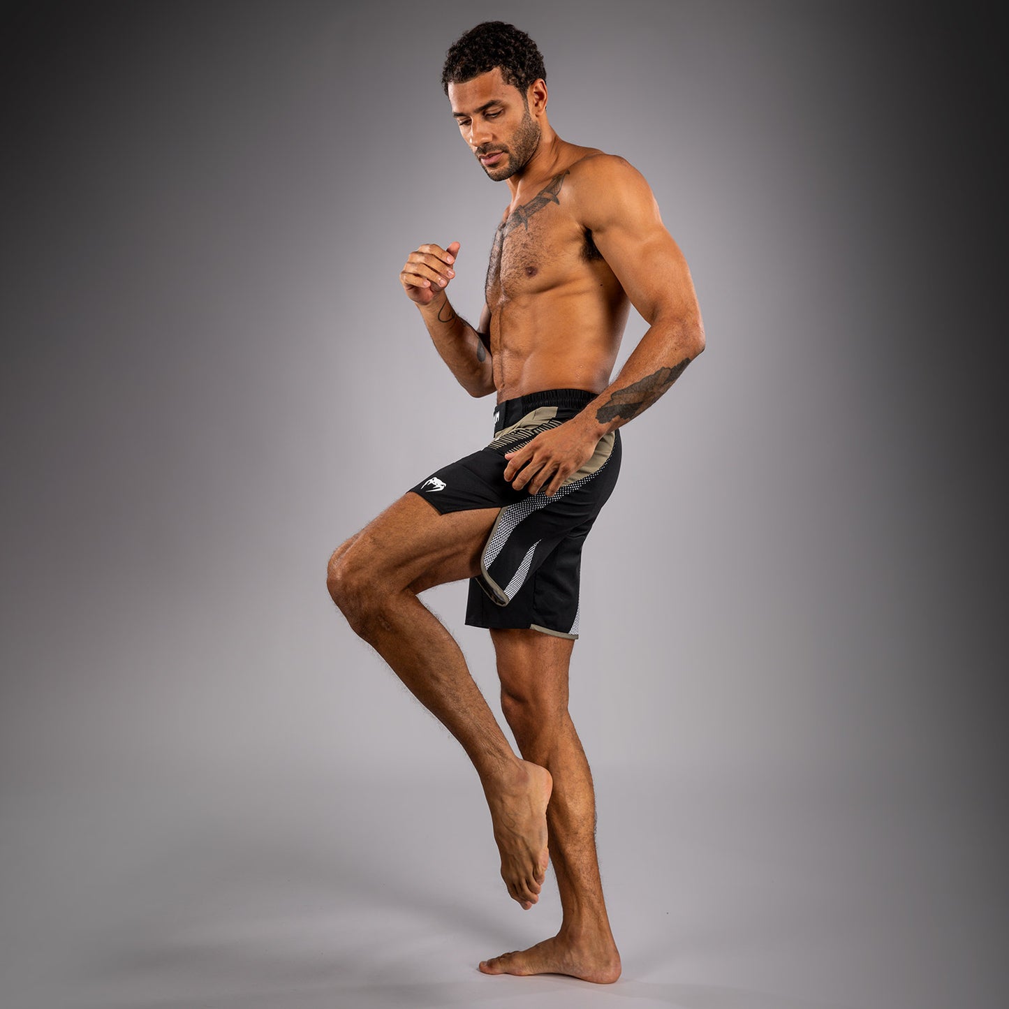Venum Adrenaline Pantalones Cortos de Lucha – Negro/Arena