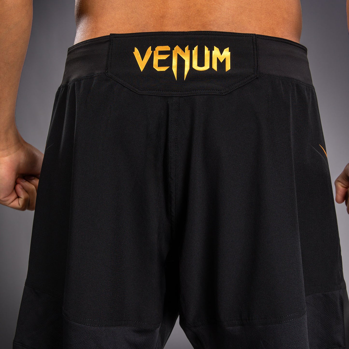 Venum G-Core Pantalón Corto de Combate Negro/Oro