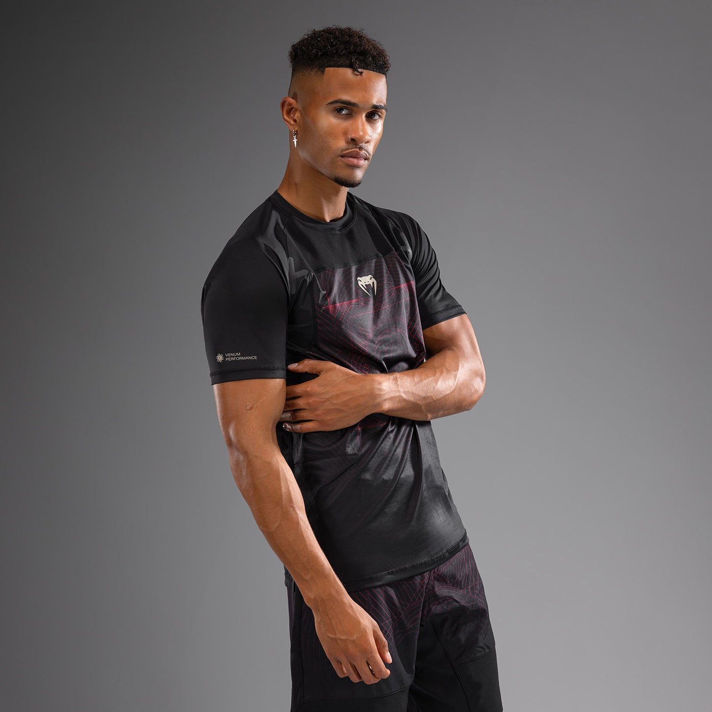 Venum G-Fit Air Camiseta Dry-Tech para Hombre - Negro Profundo / Rojo Fuego