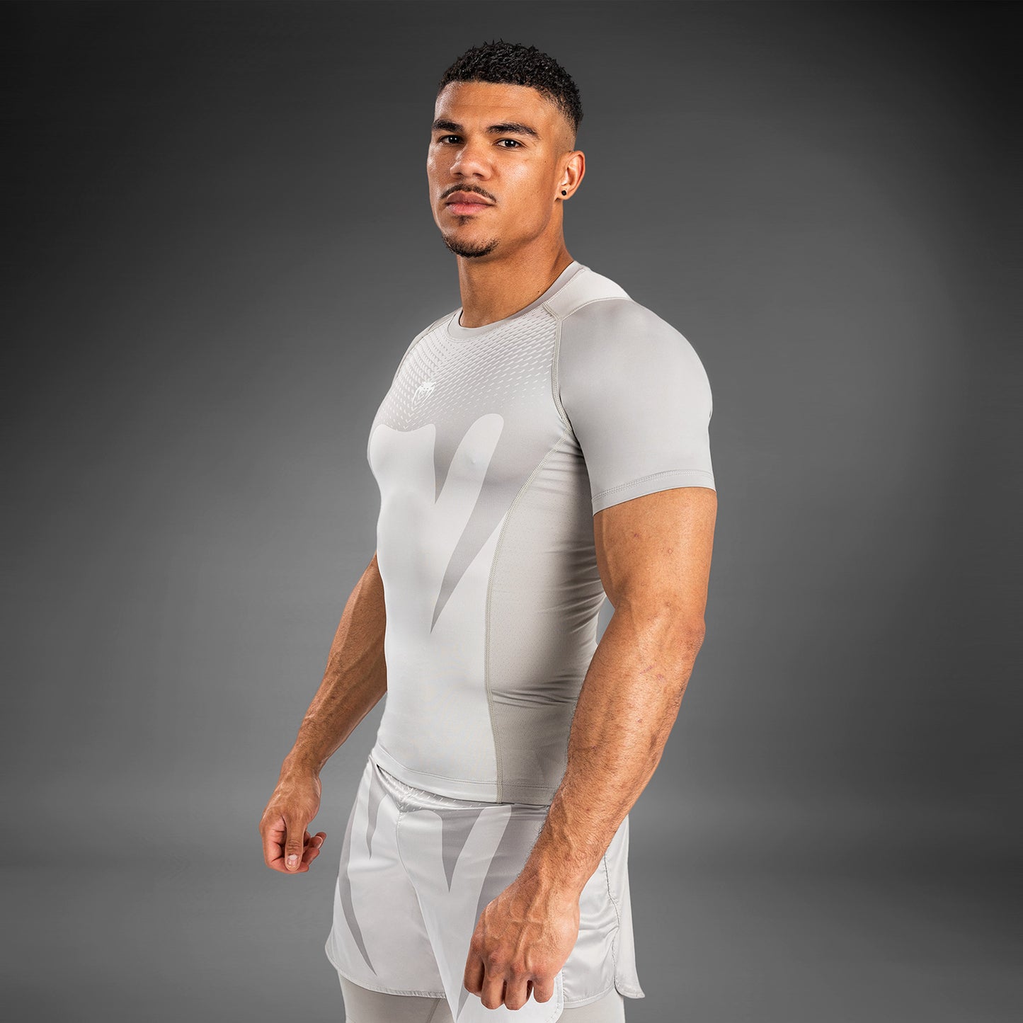 Venum Attack Rashguard de Manga Corta para Hombre - Arena