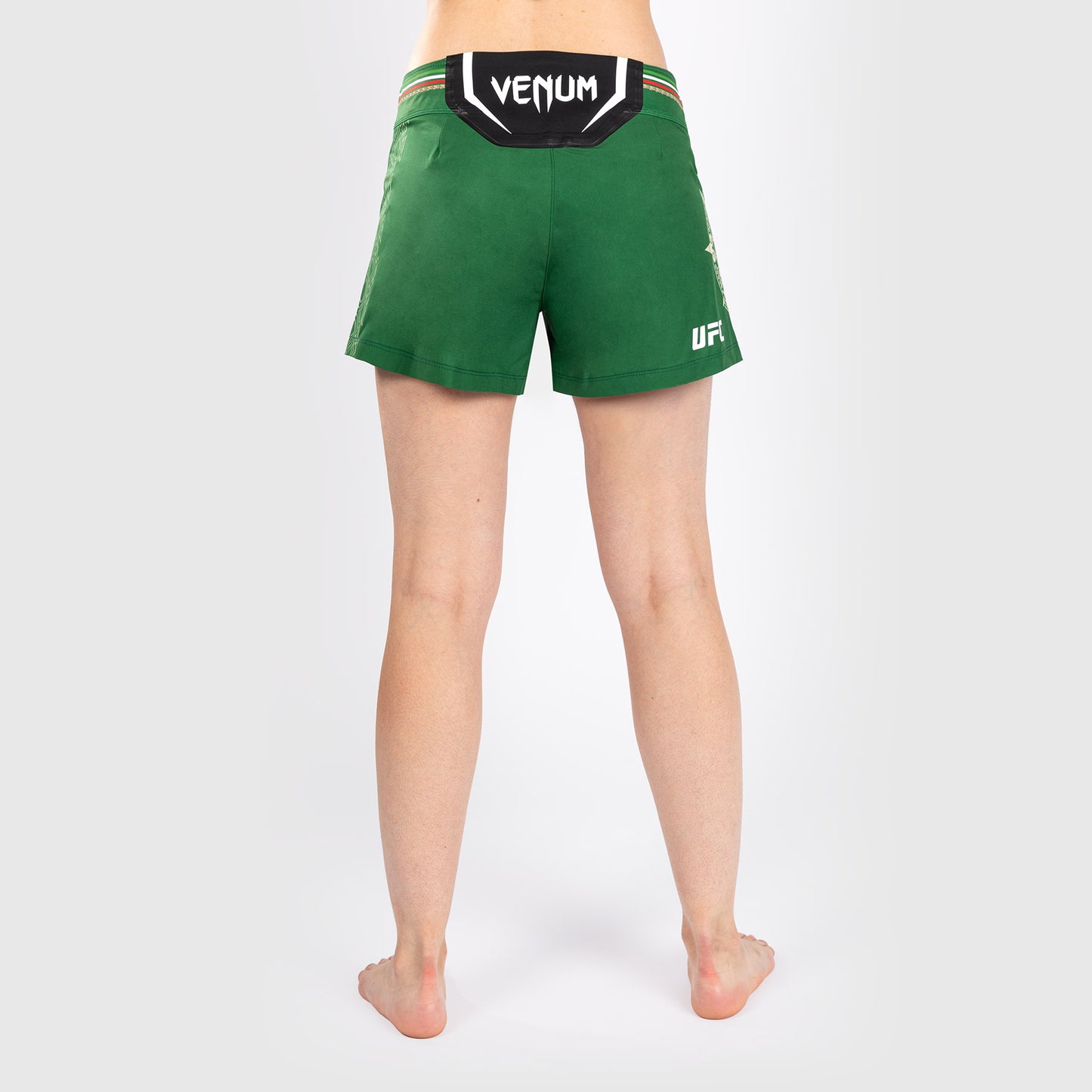 Noche UFC by Venum Authentic Fight Night Shorts de combate para mujer - Verde