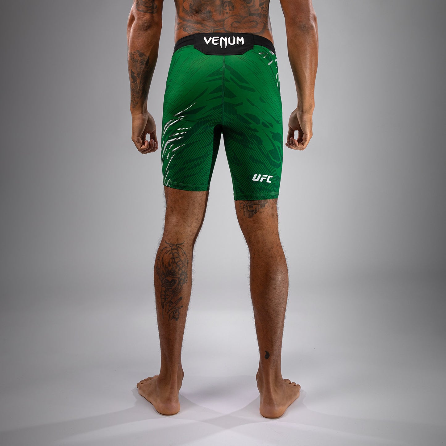 UFC Fusion by Venum Authentic Fight Night Vale Tudo Shorts para Hombre - Verde
